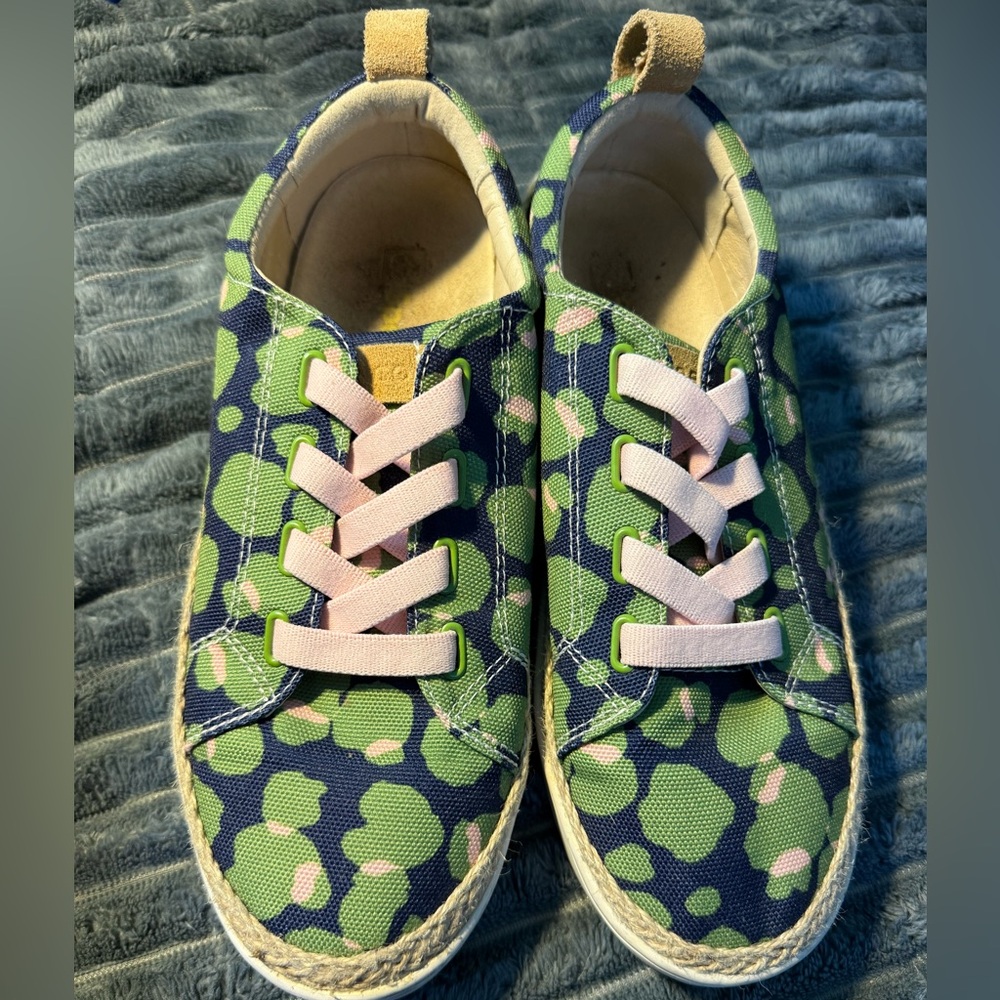 Women's Green and Pink Patterned Sneakers